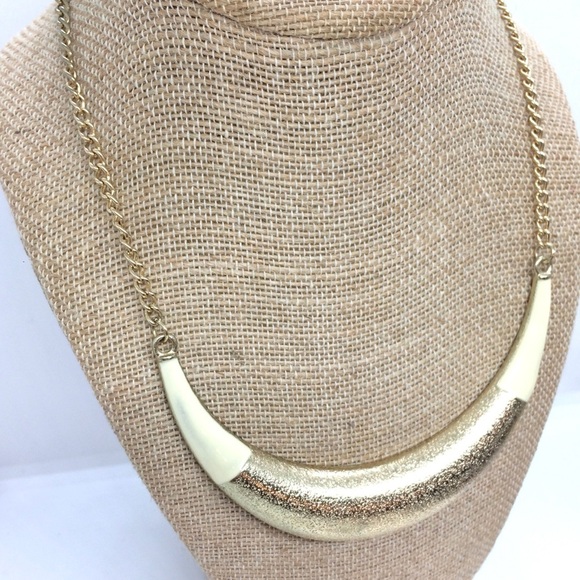 3/$30 VINTAGE GOLD TONE ENAMEL HORN STATEMENT NECKLACE COLLAR UNMARKED CHAIN - Picture 4 of 12